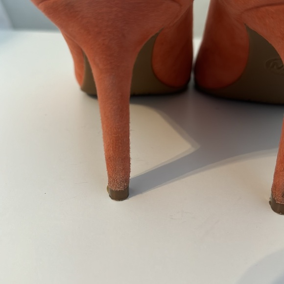 Michael Kors Peach Pumps - Picture 7 of 7
